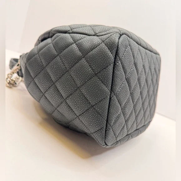 Caviar Flat Quilted CC Chain Bucket Drawstring Bag Black - Picture 11 of 14